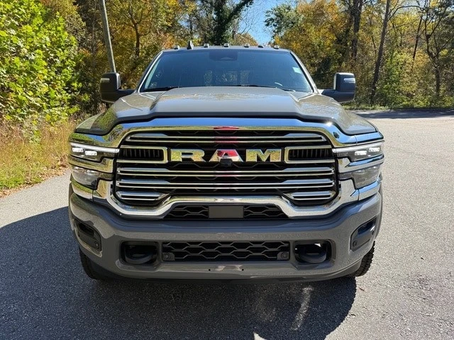 2026 Ram 4500 & 5500 - Image 4 of 21