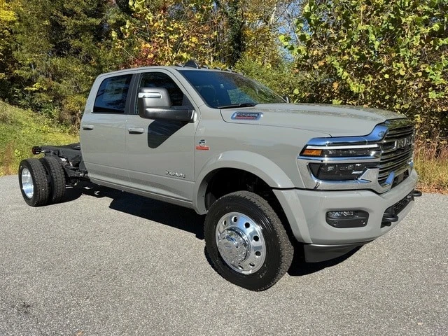 2026 Ram 4500 & 5500 - Image 5 of 21