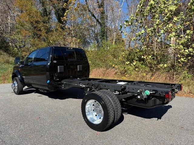 2026 Ram 4500 & 5500 - Image 9 of 21