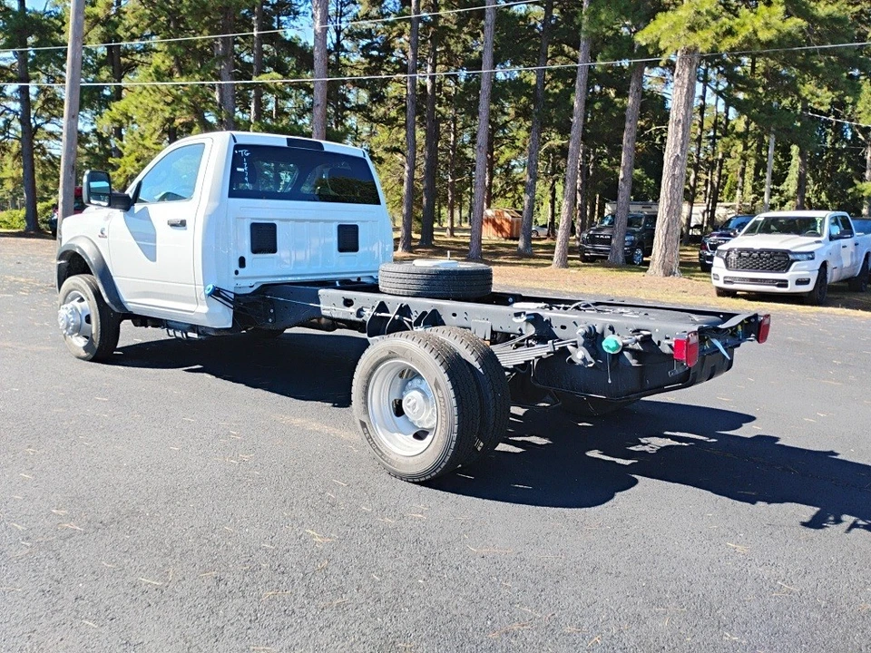 2026 Ram 4500 & 5500 - Image 7 of 12