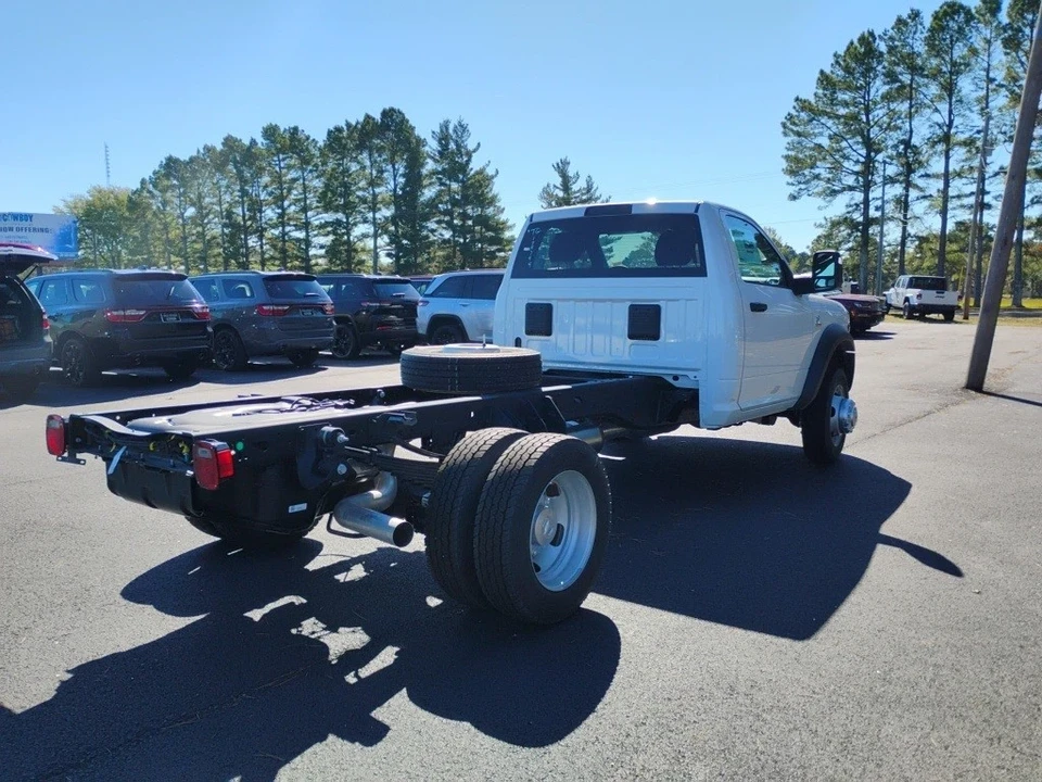 2026 Ram 4500 & 5500 - Image 5 of 12