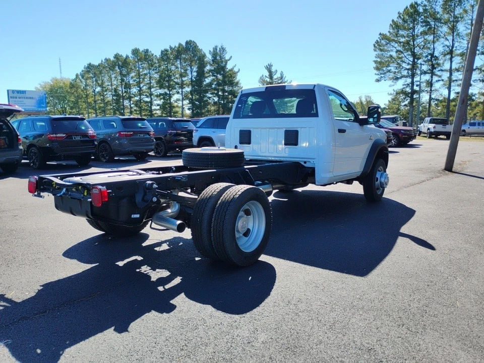 2026 Ram 4500 & 5500 - Image 5 of 12