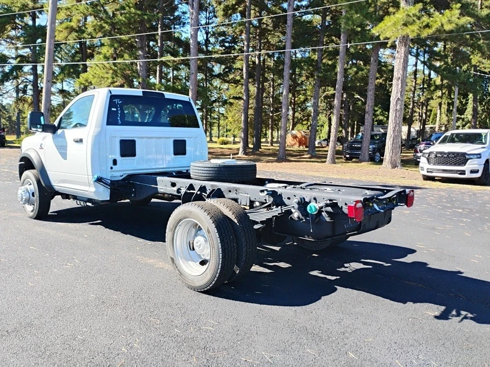 2026 Ram 4500 & 5500 - Image 7 of 12