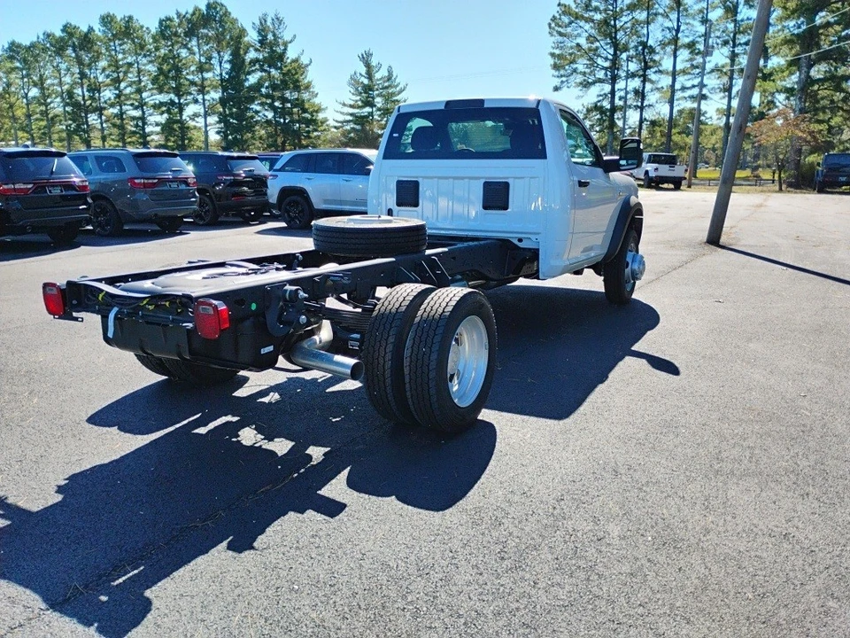 2026 Ram 4500 & 5500 - Image 5 of 12