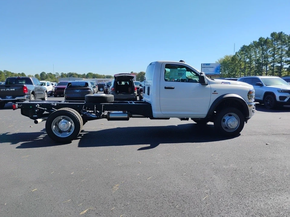 2026 Ram 4500 & 5500 - Image 4 of 12
