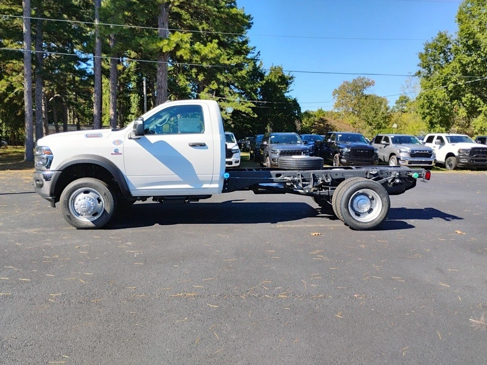 2026 Ram 4500 & 5500 - Image 8 of 12