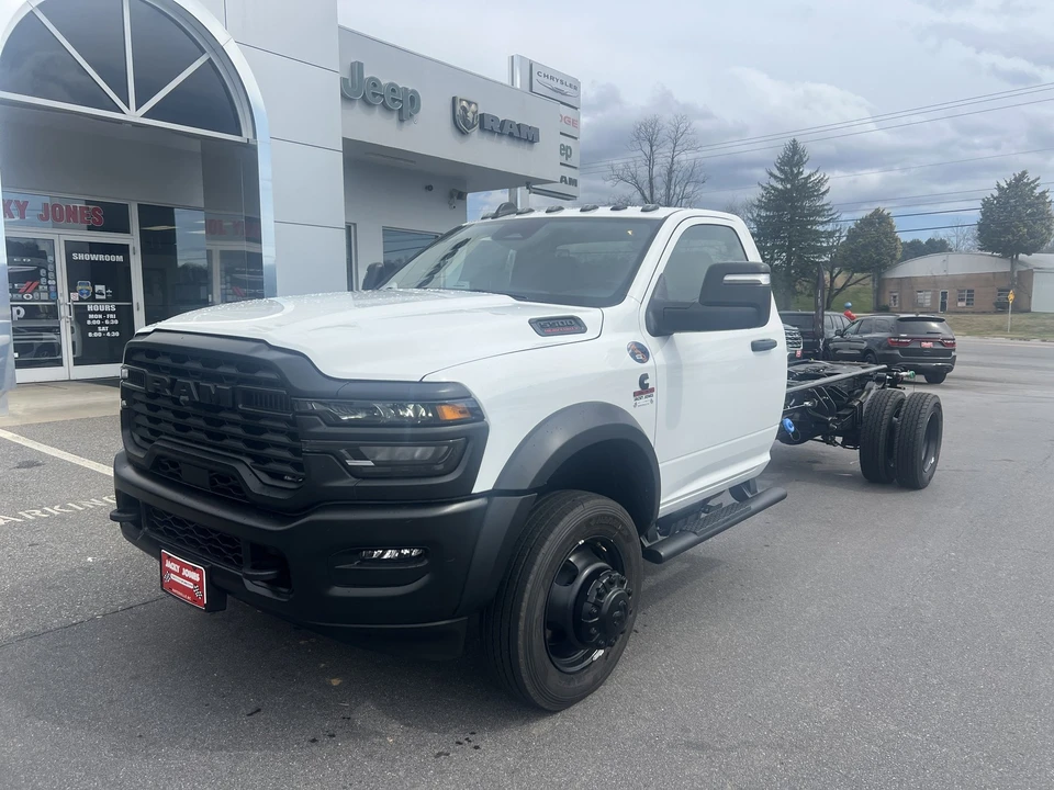 2026 Ram 4500 & 5500 - Image 6 of 21