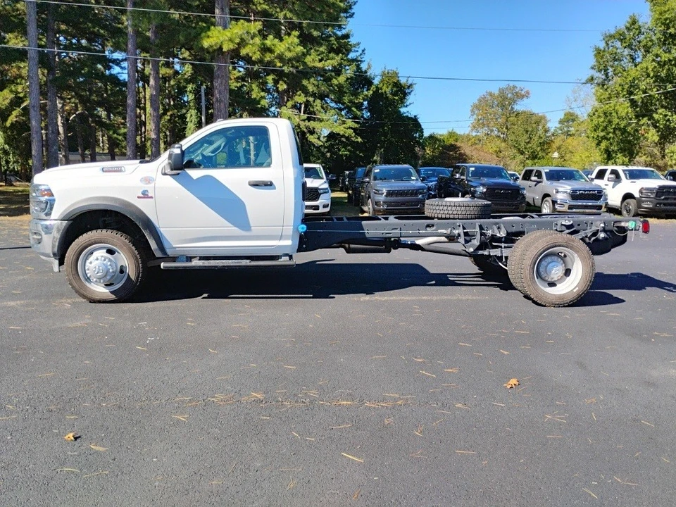 2026 Ram 4500 & 5500 - Image 8 of 12
