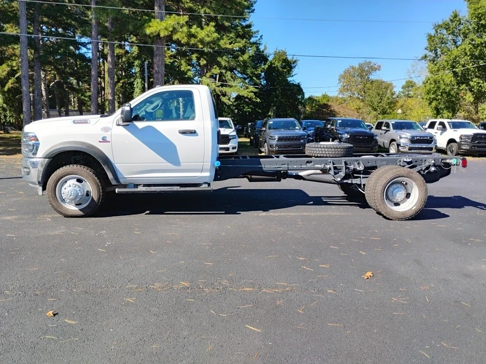 2026 Ram 4500 & 5500 - Image 8 of 12