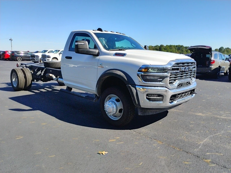2026 Ram 4500 & 5500 - Image 3 of 12