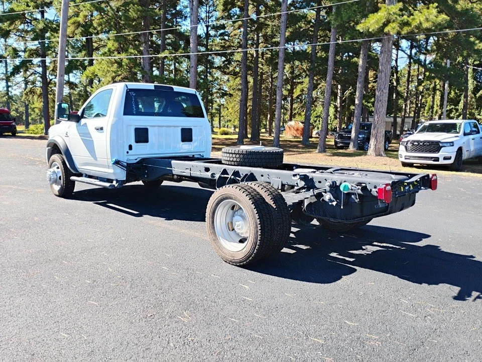 2026 Ram 4500 & 5500 - Image 7 of 12