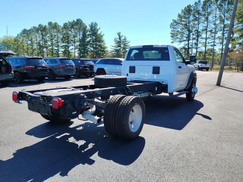 2026 Ram 4500 & 5500 - Image 5 of 12