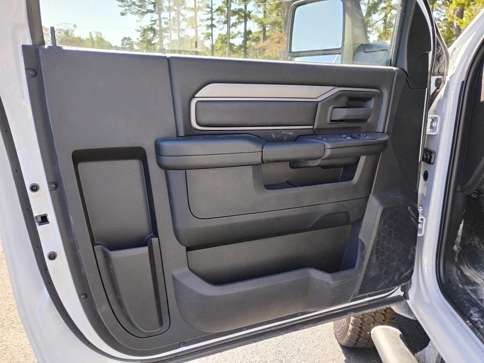 2026 Ram 4500 & 5500 - Image 12 of 12