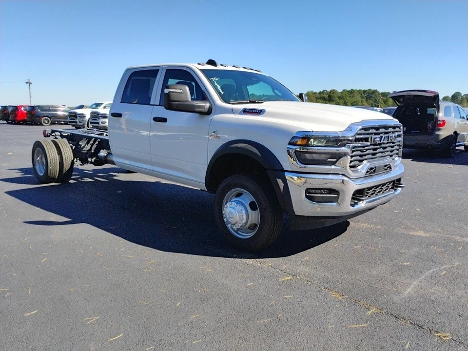 2026 Ram 4500 & 5500 - Image 3 of 12