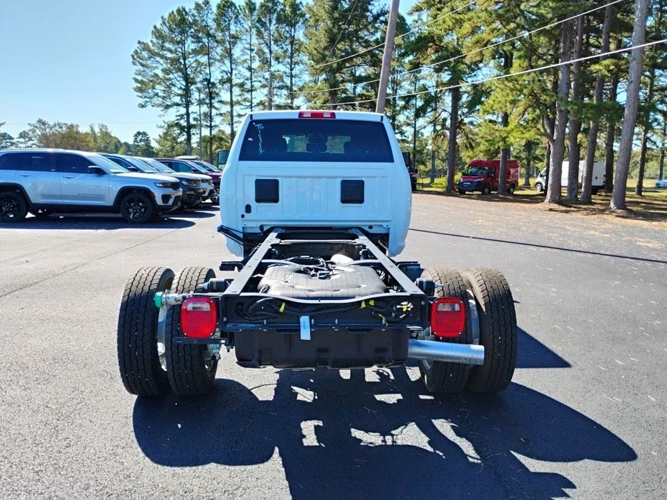 2026 Ram 4500 & 5500 - Image 6 of 12