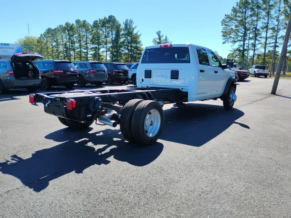 2026 Ram 4500 & 5500 - Image 5 of 12