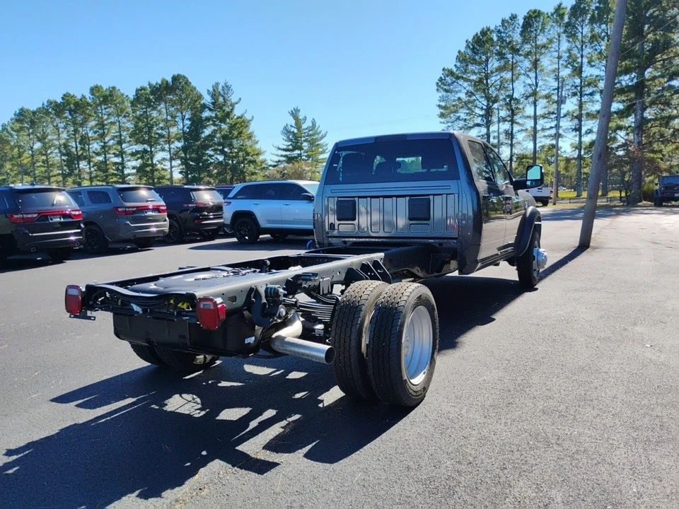 2026 Ram 4500 & 5500 - Image 5 of 12