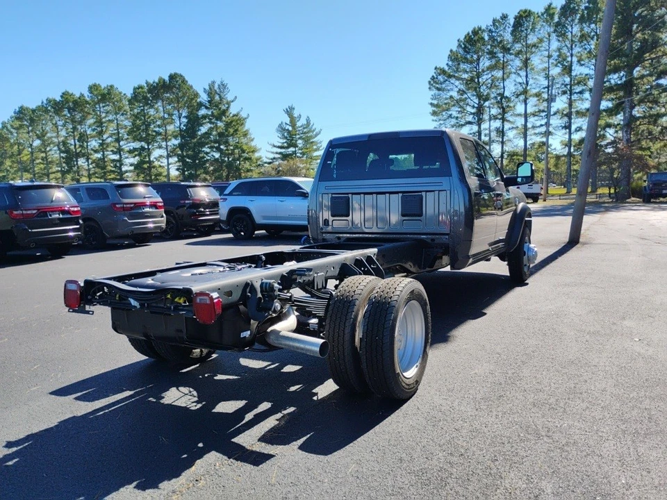 2026 Ram 4500 & 5500 - Image 5 of 12