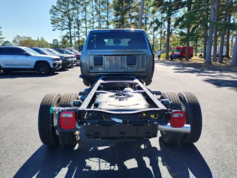 2026 Ram 4500 & 5500 - Image 6 of 12