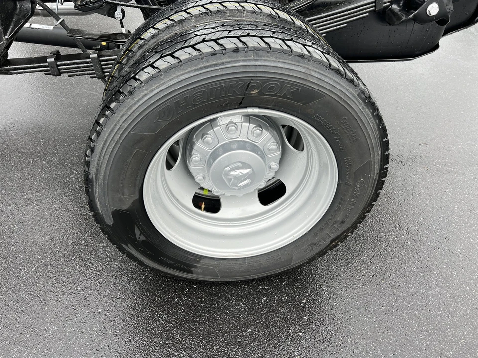 2026 Ram 4500 & 5500 - Image 10 of 31