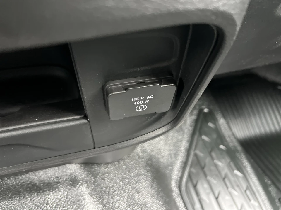 2026 Ram 4500 & 5500 - Image 23 of 31