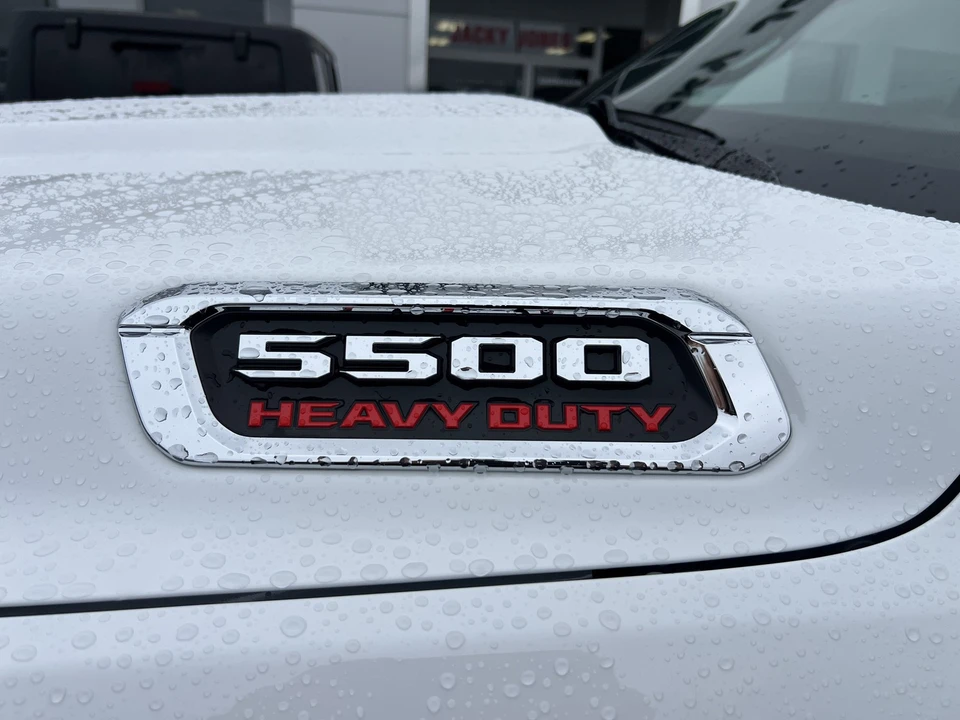 2026 Ram 4500 & 5500 - Image 7 of 31
