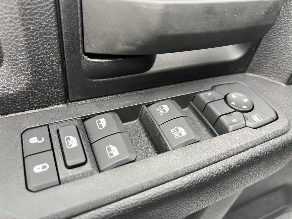 2026 Ram 4500 & 5500 - Image 15 of 31