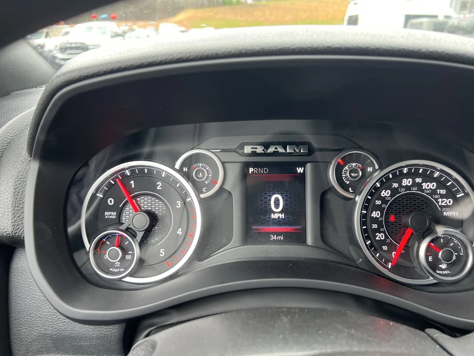 2026 Ram 4500 & 5500 - Image 25 of 31