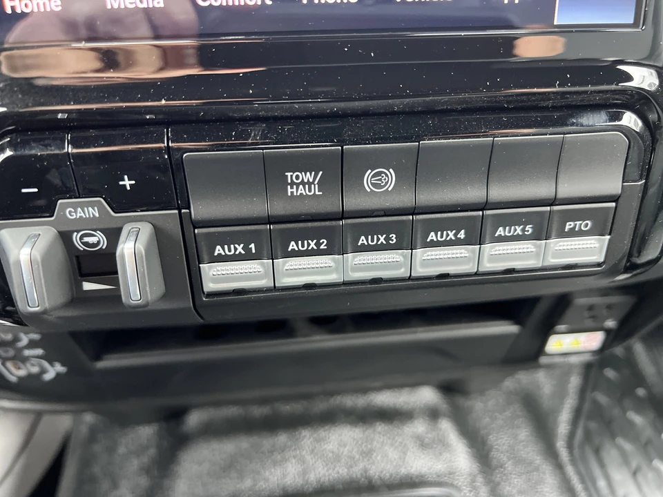 2026 Ram 4500 & 5500 - Image 21 of 31