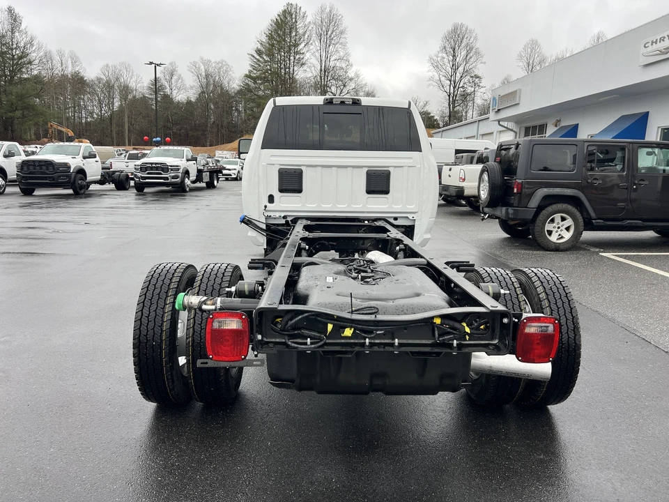 2026 Ram 4500 & 5500 - Image 2 of 31
