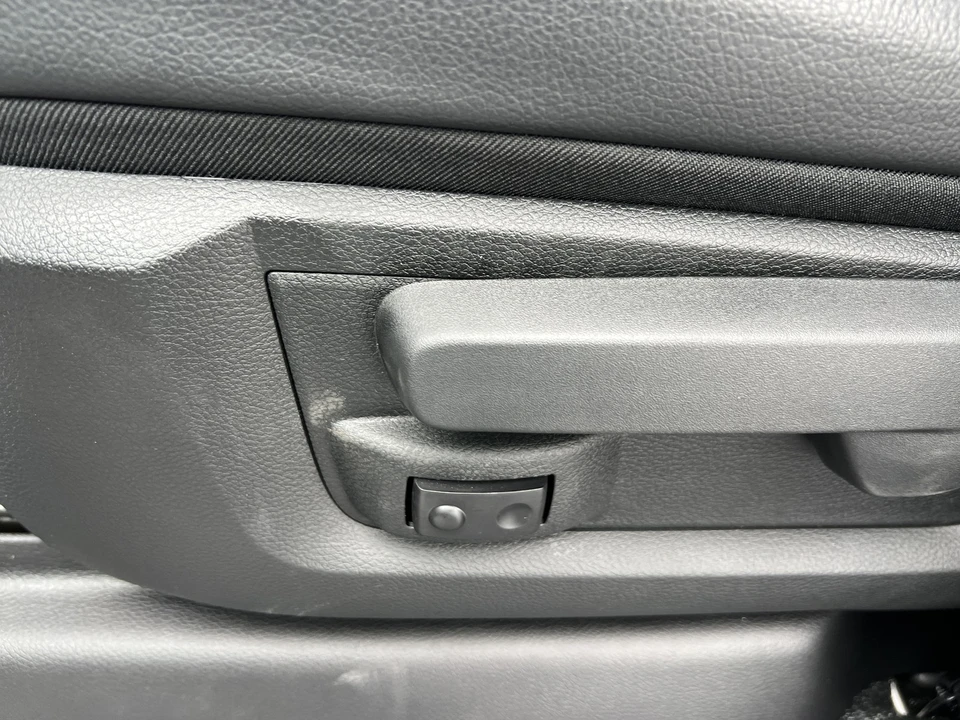 2026 Ram 4500 & 5500 - Image 17 of 31
