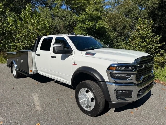 2026 Ram 4500 & 5500 - Image 4 of 21