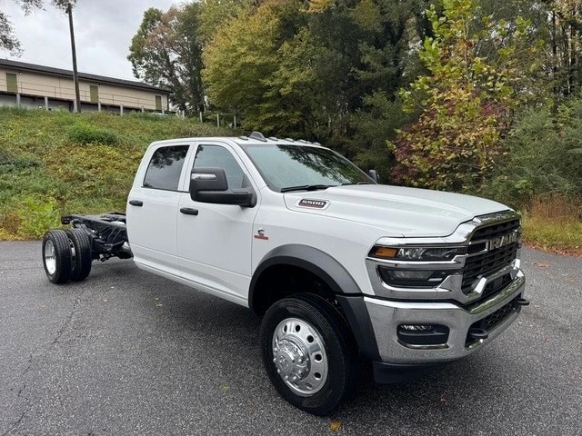2026 Ram 4500 & 5500 - Image 5 of 21