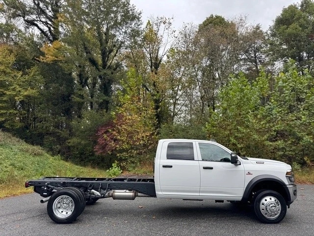 2026 Ram 4500 & 5500 - Image 6 of 21