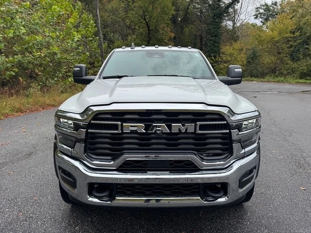 2026 Ram 4500 & 5500 - Image 4 of 21