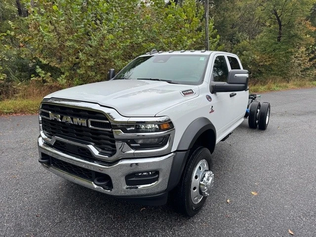 2026 Ram 4500 & 5500 - Image 3 of 21