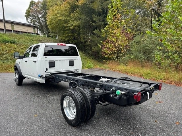 2026 Ram 4500 & 5500 - Image 9 of 21
