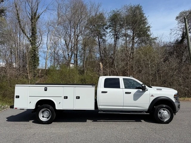 2026 Ram 4500 & 5500 - Image 6 of 21