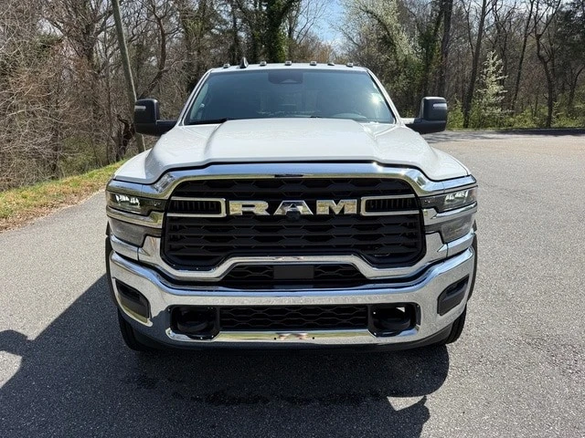 2026 Ram 4500 & 5500 - Image 4 of 21