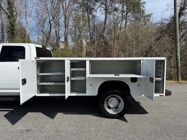 2026 Ram 4500 & 5500 - Image 12 of 21