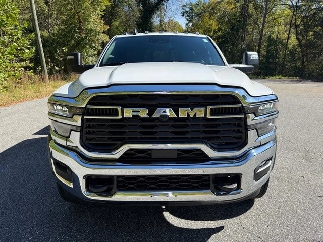 2026 Ram 4500 & 5500 - Image 4 of 21