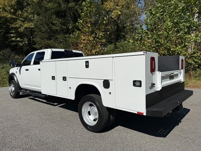 2026 Ram 4500 & 5500 - Image 11 of 21