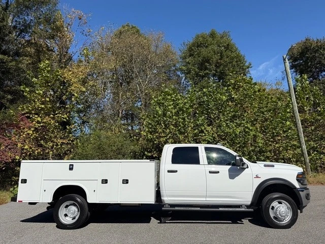 2026 Ram 4500 & 5500 - Image 6 of 21