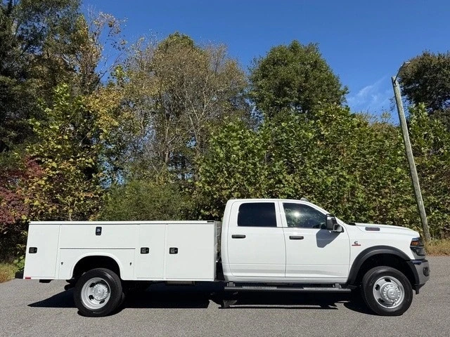 2026 Ram 4500 & 5500 - Image 6 of 21