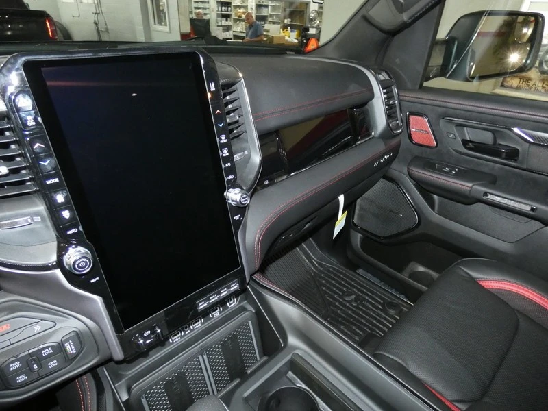 2026 Ram 1500 - Image 12 of 31