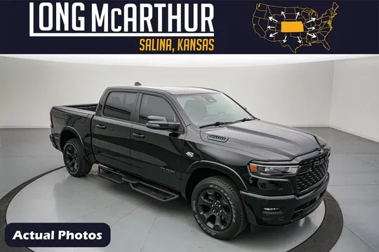 2026 Ram 1500 Big Horn/Lone Star V8 4WD Night Edition Level 2 Equip