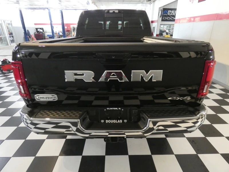 2026 Ram 2500 - Image 7 of 31