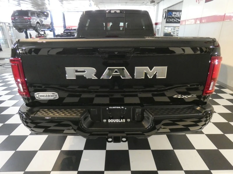 2026 Ram 2500 - Image 7 of 31