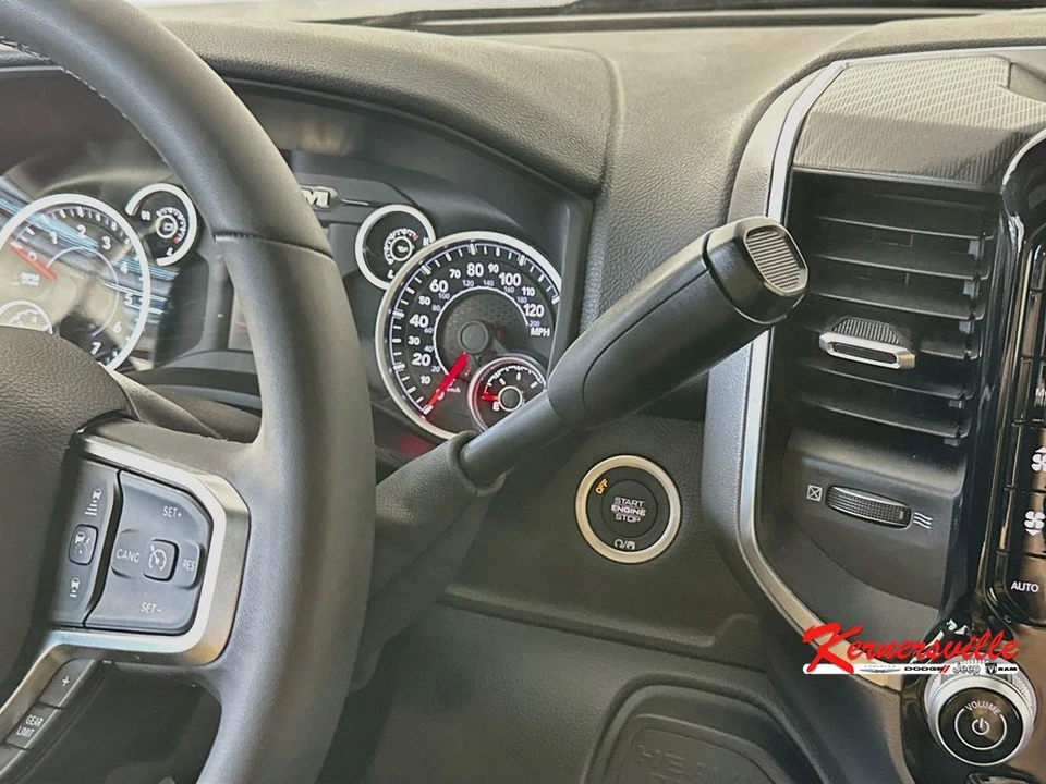 2026 Ram 2500 - Image 16 of 24