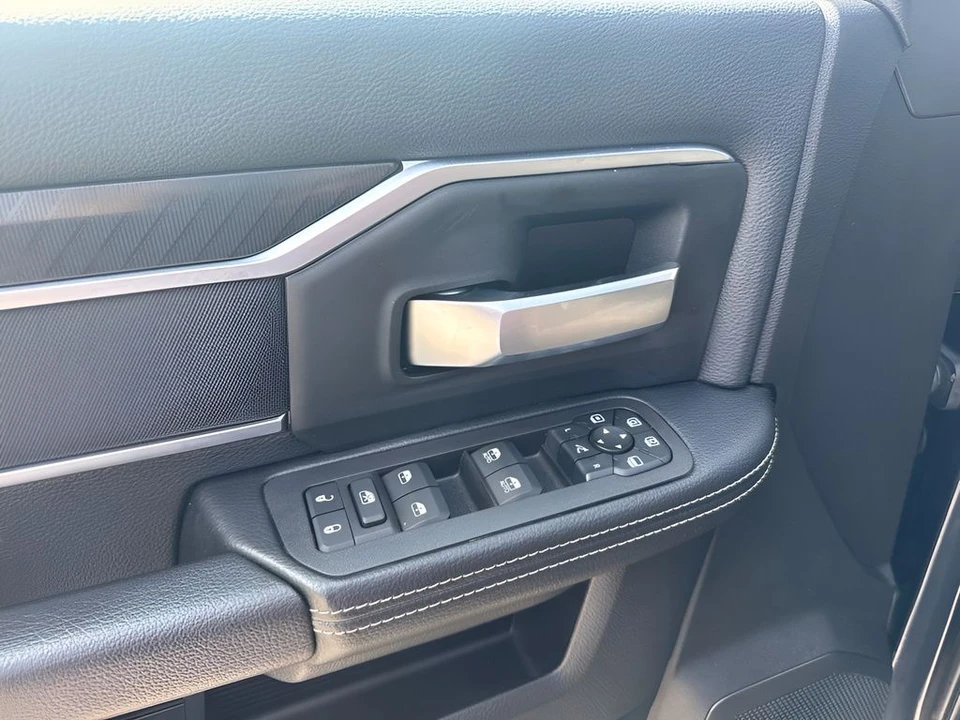 2026 Ram 2500 - Image 16 of 24